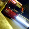 Dunkel-Gelb-Reisebus
